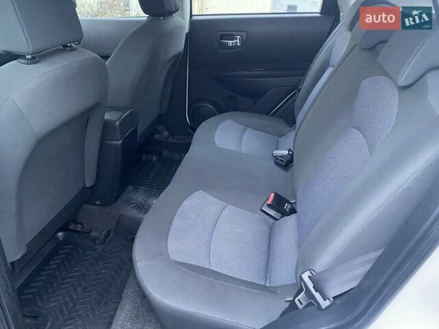 Белый Ниссан Кашкай, объемом двигателя 1.6 л и пробегом 220 тыс. км за 9800 $, фото 44 на Automoto.ua