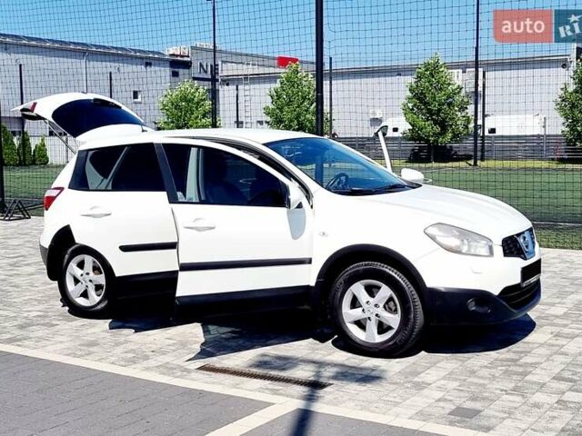 Белый Ниссан Кашкай, объемом двигателя 2 л и пробегом 162 тыс. км за 11899 $, фото 33 на Automoto.ua