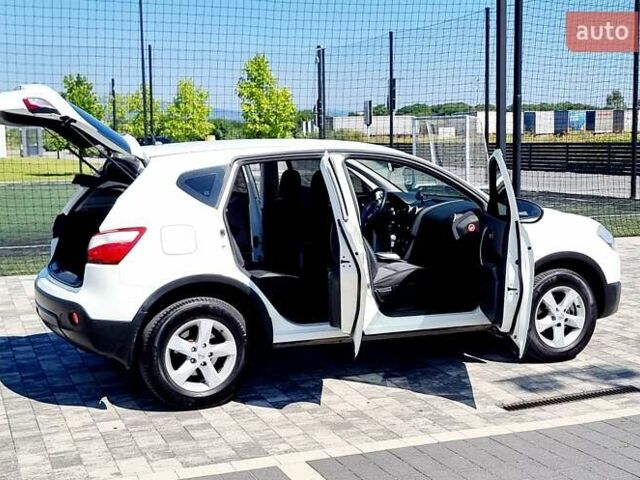 Белый Ниссан Кашкай, объемом двигателя 2 л и пробегом 162 тыс. км за 11899 $, фото 40 на Automoto.ua