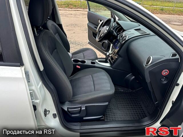 Белый Ниссан Кашкай, объемом двигателя 1.6 л и пробегом 187 тыс. км за 10999 $, фото 8 на Automoto.ua