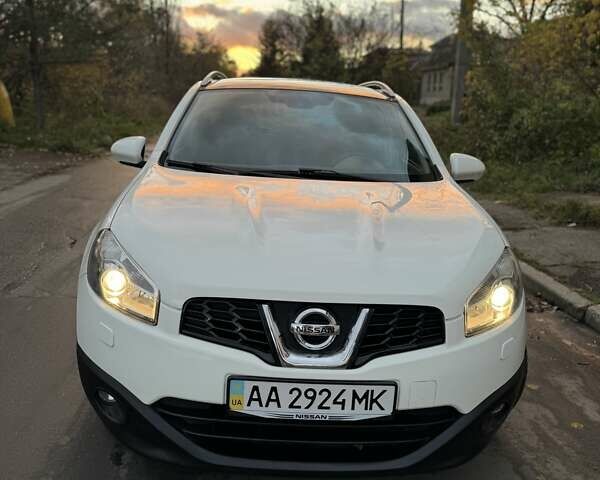 Белый Ниссан Кашкай, объемом двигателя 2 л и пробегом 159 тыс. км за 11200 $, фото 10 на Automoto.ua