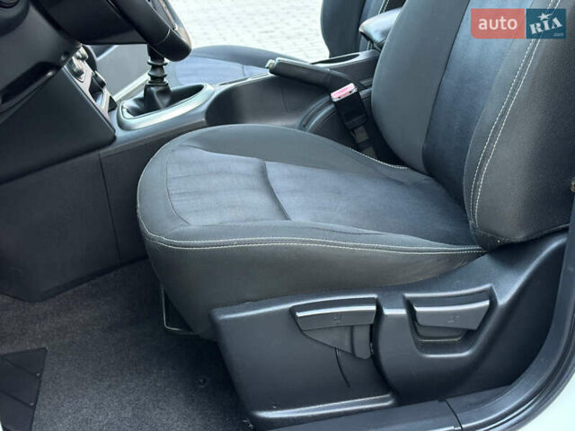 Ниссан Кашкай 2012 в Житомире на Automoto.ua Белый Ниссан Кашкай, объемом двигателя 1.5 л и пробегом 212 тыс. км за 11899 $, фото 37 на Automoto.ua