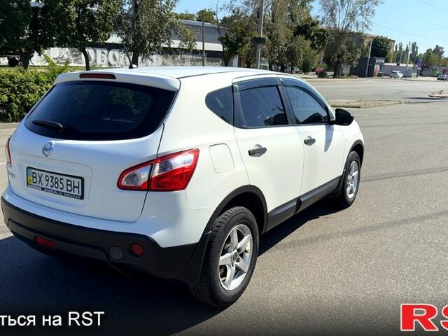 Белый Ниссан Кашкай, объемом двигателя 1.6 л и пробегом 155 тыс. км за 11000 $, фото 3 на Automoto.ua