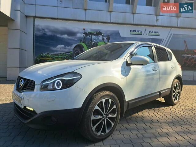 Белый Ниссан Кашкай, объемом двигателя 2 л и пробегом 87 тыс. км за 12800 $, фото 2 на Automoto.ua