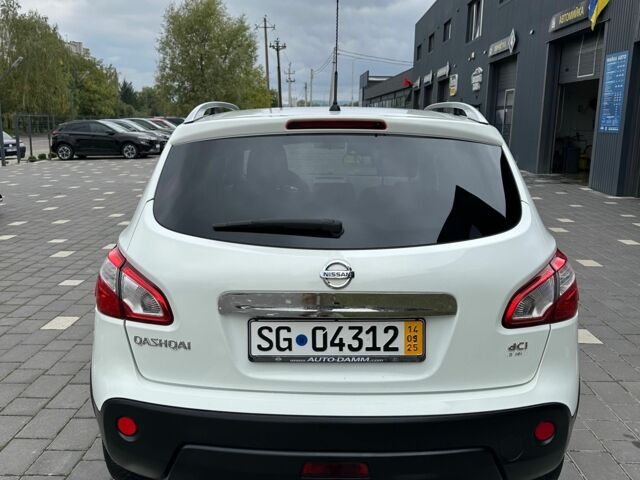 Белый Ниссан Кашкай, объемом двигателя 2 л и пробегом 193 тыс. км за 12230 $, фото 6 на Automoto.ua