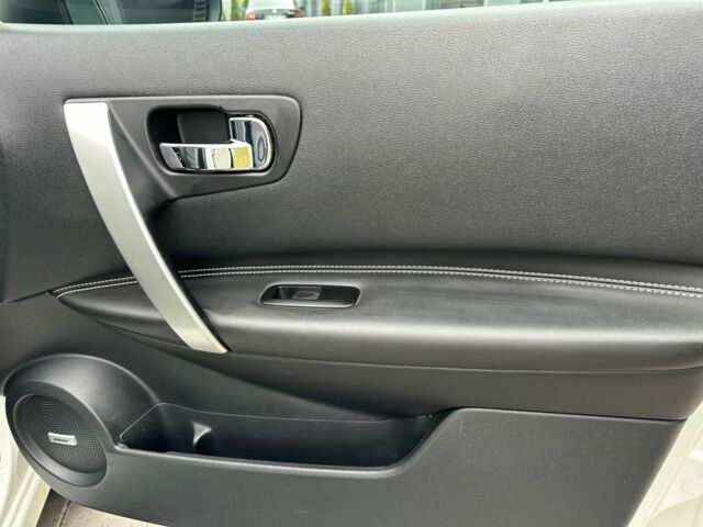 Белый Ниссан Кашкай, объемом двигателя 2 л и пробегом 193 тыс. км за 12230 $, фото 22 на Automoto.ua