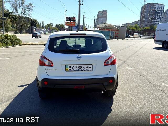 Белый Ниссан Кашкай, объемом двигателя 1.6 л и пробегом 155 тыс. км за 11000 $, фото 2 на Automoto.ua