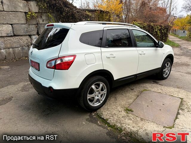 Белый Ниссан Кашкай, объемом двигателя 2 л и пробегом 190 тыс. км за 11700 $, фото 5 на Automoto.ua