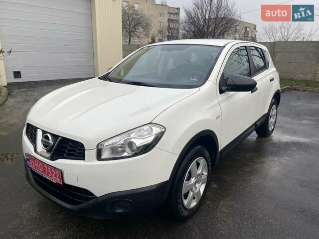 Белый Ниссан Кашкай, объемом двигателя 1.6 л и пробегом 220 тыс. км за 9800 $, фото 32 на Automoto.ua