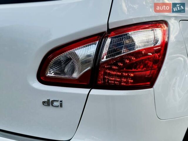 Белый Ниссан Кашкай, объемом двигателя 1.6 л и пробегом 174 тыс. км за 12999 $, фото 14 на Automoto.ua