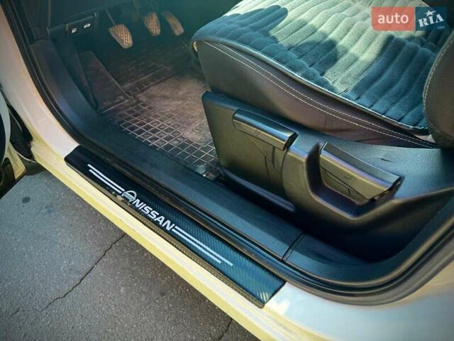 Білий Ніссан Кашкай, об'ємом двигуна 2 л та пробігом 241 тис. км за 12200 $, фото 3 на Automoto.ua