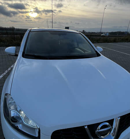 Білий Ніссан Кашкай, об'ємом двигуна 2 л та пробігом 129 тис. км за 13500 $, фото 22 на Automoto.ua