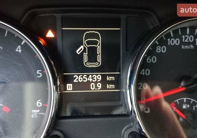 Білий Ніссан Кашкай, об'ємом двигуна 1.6 л та пробігом 265 тис. км за 10000 $, фото 17 на Automoto.ua