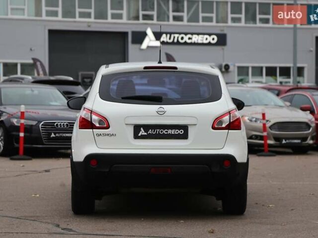 Білий Ніссан Кашкай, об'ємом двигуна 2 л та пробігом 130 тис. км за 11900 $, фото 4 на Automoto.ua