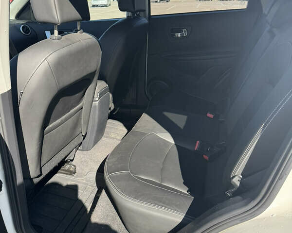 Білий Ніссан Кашкай, об'ємом двигуна 2 л та пробігом 202 тис. км за 11500 $, фото 16 на Automoto.ua