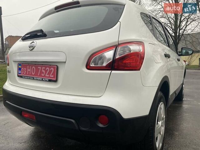 Белый Ниссан Кашкай, объемом двигателя 1.6 л и пробегом 220 тыс. км за 9800 $, фото 6 на Automoto.ua