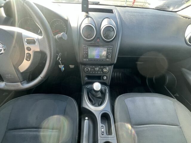 Белый Ниссан Кашкай, объемом двигателя 1.5 л и пробегом 203 тыс. км за 10699 $, фото 12 на Automoto.ua