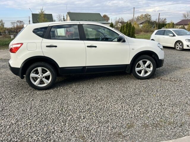 Белый Ниссан Кашкай, объемом двигателя 1.5 л и пробегом 250 тыс. км за 9500 $, фото 3 на Automoto.ua