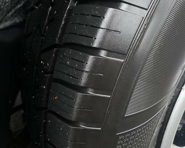 Белый Ниссан Кашкай, объемом двигателя 1.6 л и пробегом 220 тыс. км за 9800 $, фото 14 на Automoto.ua