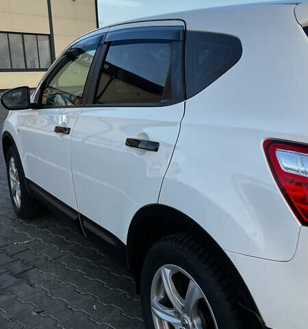 Білий Ніссан Кашкай, об'ємом двигуна 2 л та пробігом 129 тис. км за 13500 $, фото 5 на Automoto.ua