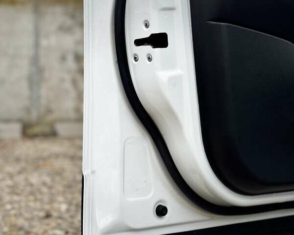 Белый Ниссан Кашкай, объемом двигателя 1.6 л и пробегом 174 тыс. км за 12999 $, фото 96 на Automoto.ua