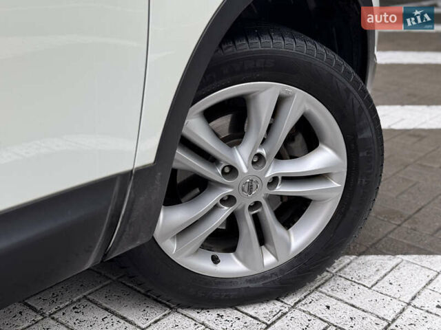 Белый Ниссан Кашкай, объемом двигателя 1.5 л и пробегом 277 тыс. км за 9300 $, фото 14 на Automoto.ua