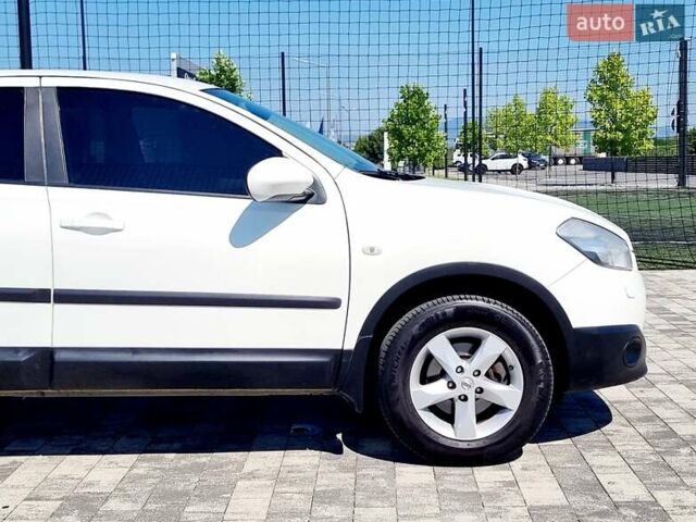 Белый Ниссан Кашкай, объемом двигателя 2 л и пробегом 162 тыс. км за 11899 $, фото 35 на Automoto.ua