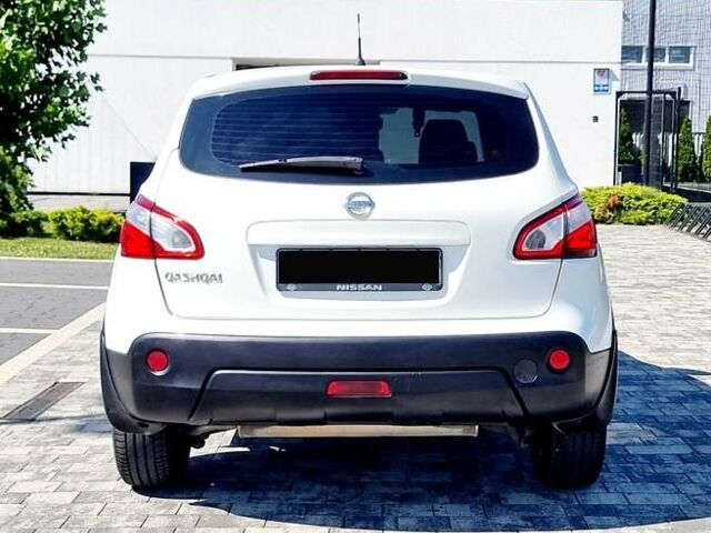 Белый Ниссан Кашкай, объемом двигателя 2 л и пробегом 162 тыс. км за 11899 $, фото 7 на Automoto.ua