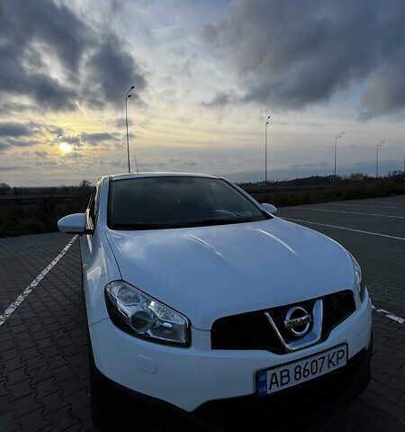 Білий Ніссан Кашкай, об'ємом двигуна 2 л та пробігом 129 тис. км за 13500 $, фото 19 на Automoto.ua