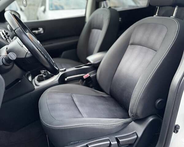 Белый Ниссан Кашкай, объемом двигателя 1.6 л и пробегом 174 тыс. км за 12999 $, фото 100 на Automoto.ua