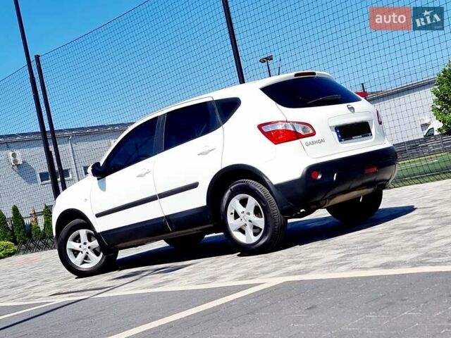 Белый Ниссан Кашкай, объемом двигателя 2 л и пробегом 162 тыс. км за 11899 $, фото 72 на Automoto.ua