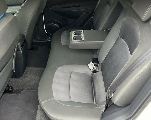 Белый Ниссан Кашкай, объемом двигателя 1.5 л и пробегом 180 тыс. км за 10800 $, фото 17 на Automoto.ua