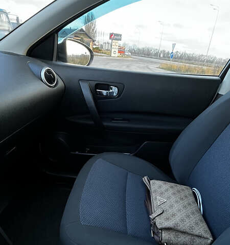 Білий Ніссан Кашкай, об'ємом двигуна 2 л та пробігом 129 тис. км за 13500 $, фото 59 на Automoto.ua