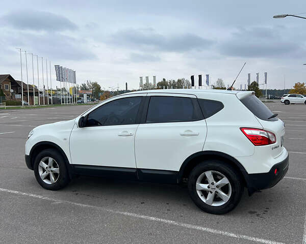 Белый Ниссан Кашкай, объемом двигателя 2 л и пробегом 129 тыс. км за 12900 $, фото 12 на Automoto.ua