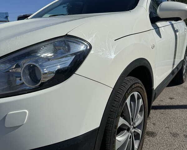 Білий Ніссан Кашкай, об'ємом двигуна 2 л та пробігом 202 тис. км за 11500 $, фото 6 на Automoto.ua