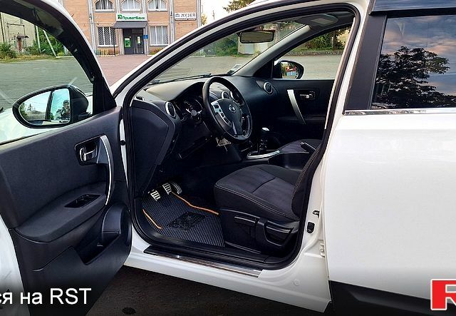 Белый Ниссан Кашкай, объемом двигателя 1.5 л и пробегом 197 тыс. км за 11300 $, фото 5 на Automoto.ua