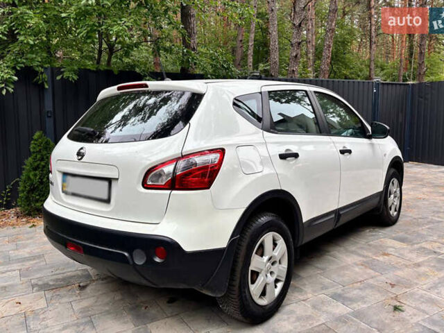 Белый Ниссан Кашкай, объемом двигателя 2 л и пробегом 120 тыс. км за 12500 $, фото 4 на Automoto.ua