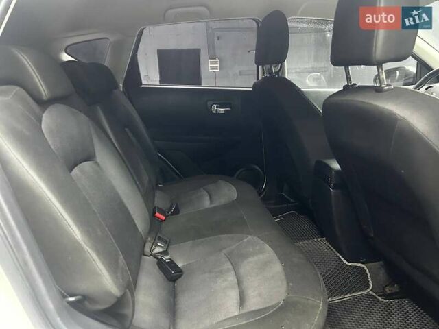 Білий Ніссан Кашкай, об'ємом двигуна 2 л та пробігом 180 тис. км за 10800 $, фото 10 на Automoto.ua
