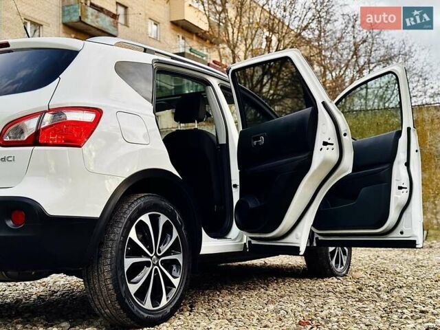 Белый Ниссан Кашкай, объемом двигателя 1.6 л и пробегом 174 тыс. км за 12999 $, фото 120 на Automoto.ua