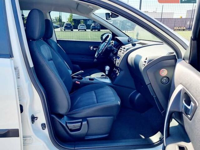 Белый Ниссан Кашкай, объемом двигателя 2 л и пробегом 162 тыс. км за 11899 $, фото 104 на Automoto.ua