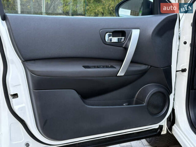 Ниссан Кашкай 2012 в Житомире на Automoto.ua Белый Ниссан Кашкай, объемом двигателя 1.5 л и пробегом 212 тыс. км за 11899 $, фото 33 на Automoto.ua