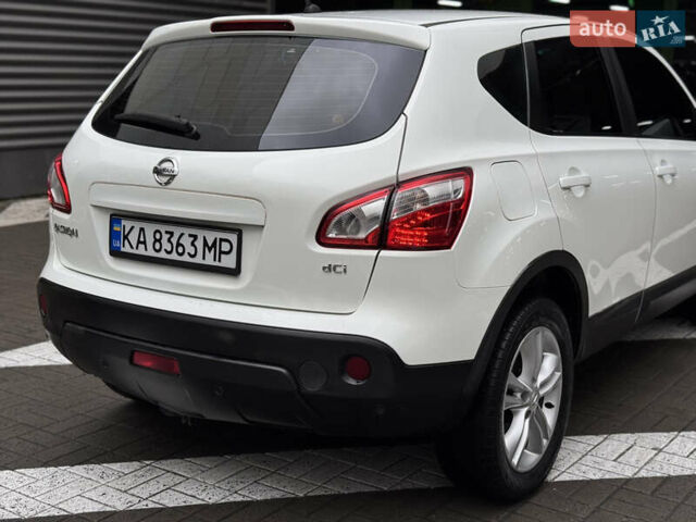 Белый Ниссан Кашкай, объемом двигателя 1.5 л и пробегом 277 тыс. км за 9300 $, фото 13 на Automoto.ua