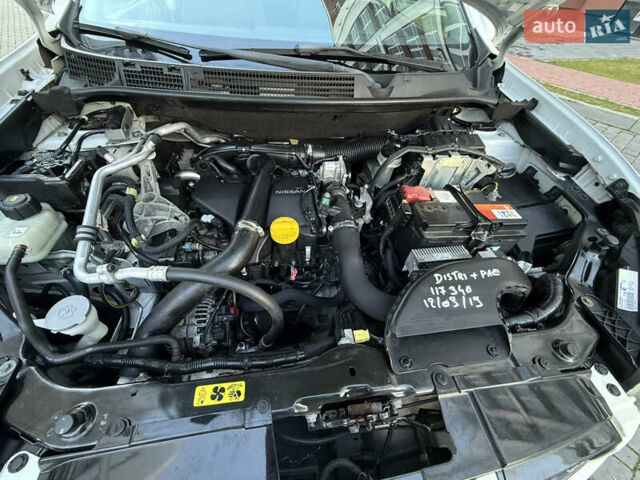 Белый Ниссан Кашкай, объемом двигателя 1.5 л и пробегом 219 тыс. км за 10899 $, фото 56 на Automoto.ua