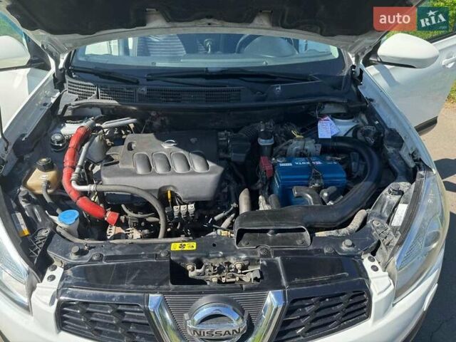 Білий Ніссан Кашкай, об'ємом двигуна 2 л та пробігом 241 тис. км за 12200 $, фото 11 на Automoto.ua
