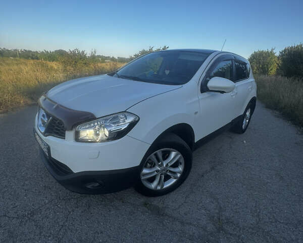 Белый Ниссан Кашкай, объемом двигателя 1.6 л и пробегом 110 тыс. км за 14100 $, фото 17 на Automoto.ua