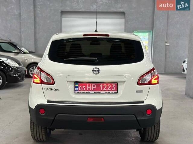 Белый Ниссан Кашкай, объемом двигателя 1.6 л и пробегом 160 тыс. км за 11799 $, фото 5 на Automoto.ua