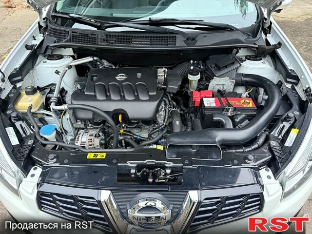 Белый Ниссан Кашкай, объемом двигателя 2 л и пробегом 190 тыс. км за 11700 $, фото 13 на Automoto.ua