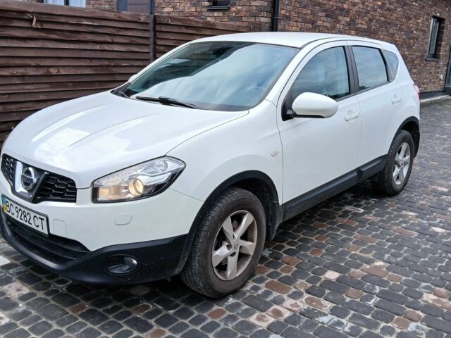 Белый Ниссан Кашкай, объемом двигателя 2 л и пробегом 97 тыс. км за 11628 $, фото 2 на Automoto.ua