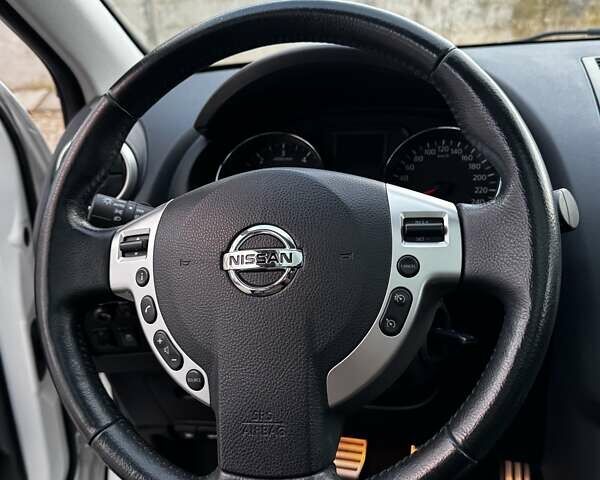 Белый Ниссан Кашкай, объемом двигателя 1.6 л и пробегом 174 тыс. км за 12999 $, фото 111 на Automoto.ua