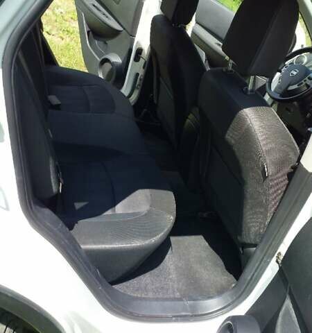 Белый Ниссан Кашкай, объемом двигателя 1.5 л и пробегом 201 тыс. км за 10500 $, фото 21 на Automoto.ua